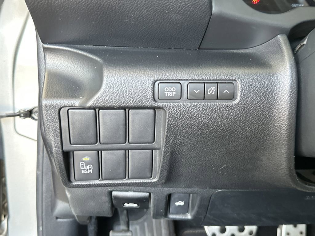 Used 2015 Lexus IS 250 w/ F-Sport Package RWD image 19