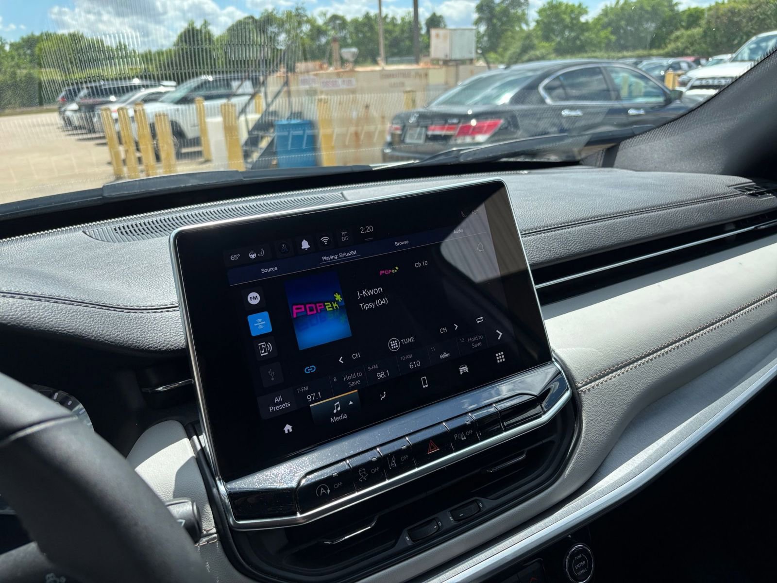 Used 2025 Jeep Compass Limited image 20