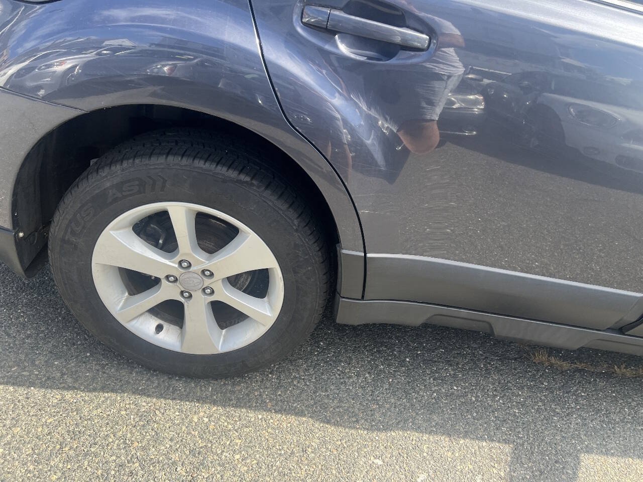 Used 2014 Subaru Outback 2.5i Premium AWD/4WD image 6