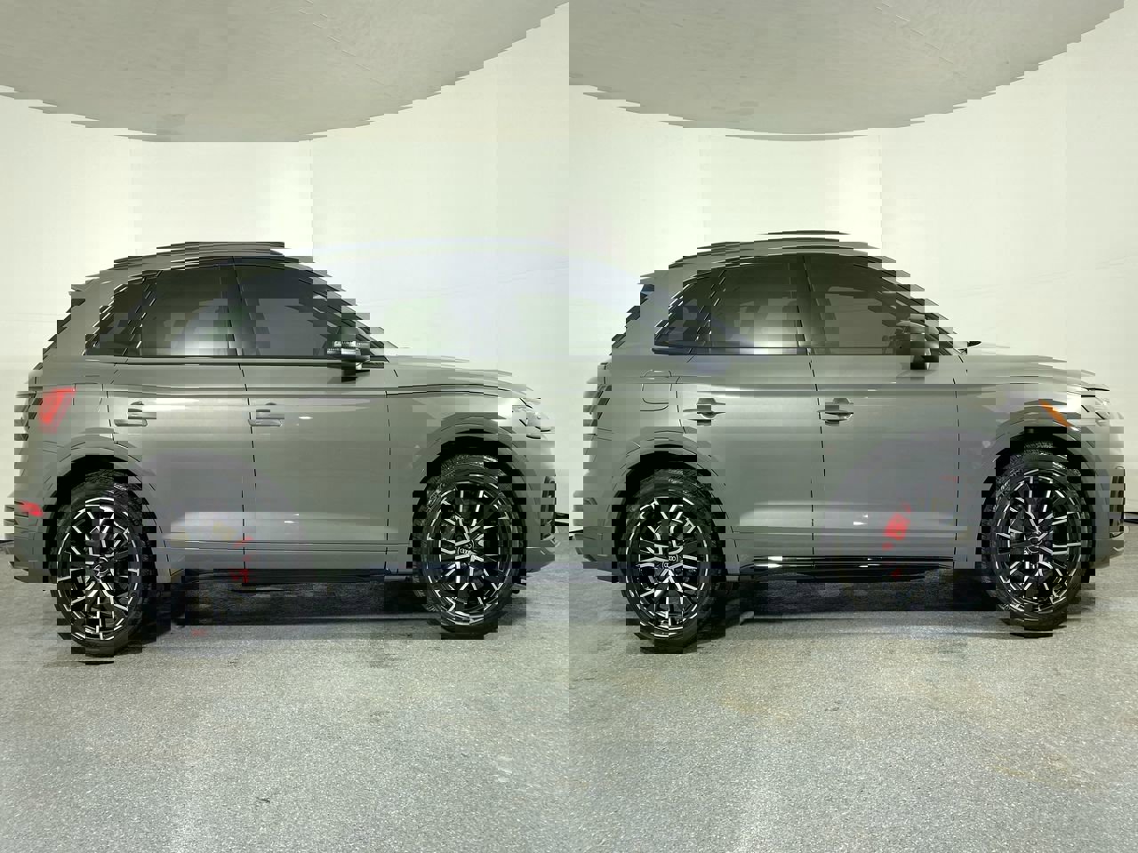 Certified 2023 Audi SQ5 Premium Plus w/ Premium Plus Package image 38