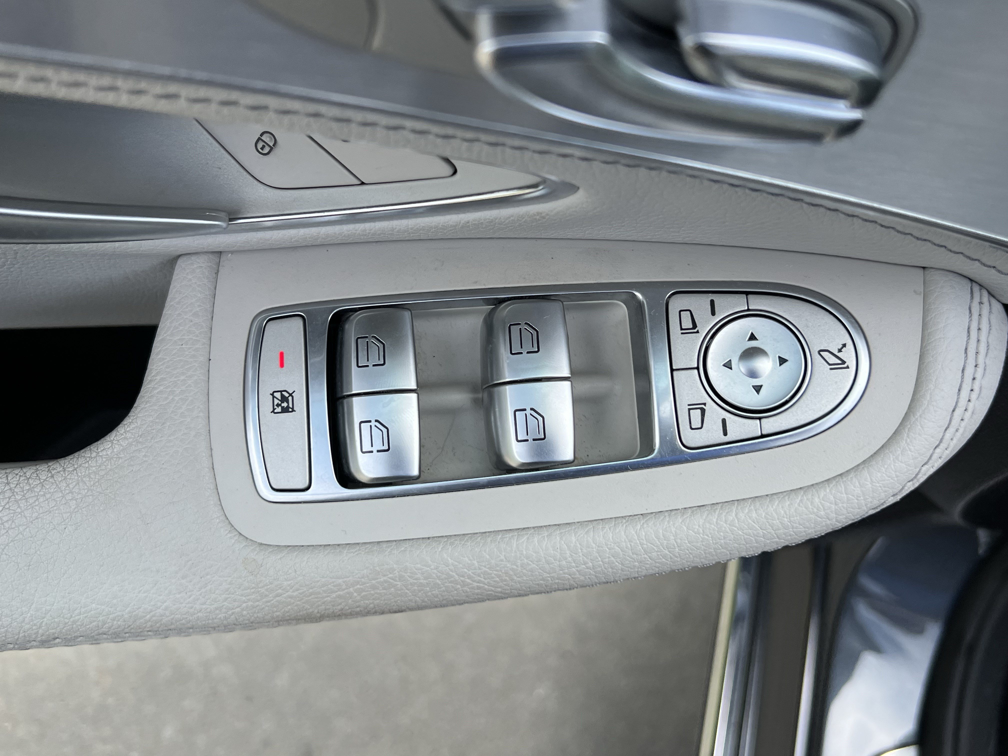 Certified 2016 Mercedes-Benz C 300 4MATIC Sedan image 15