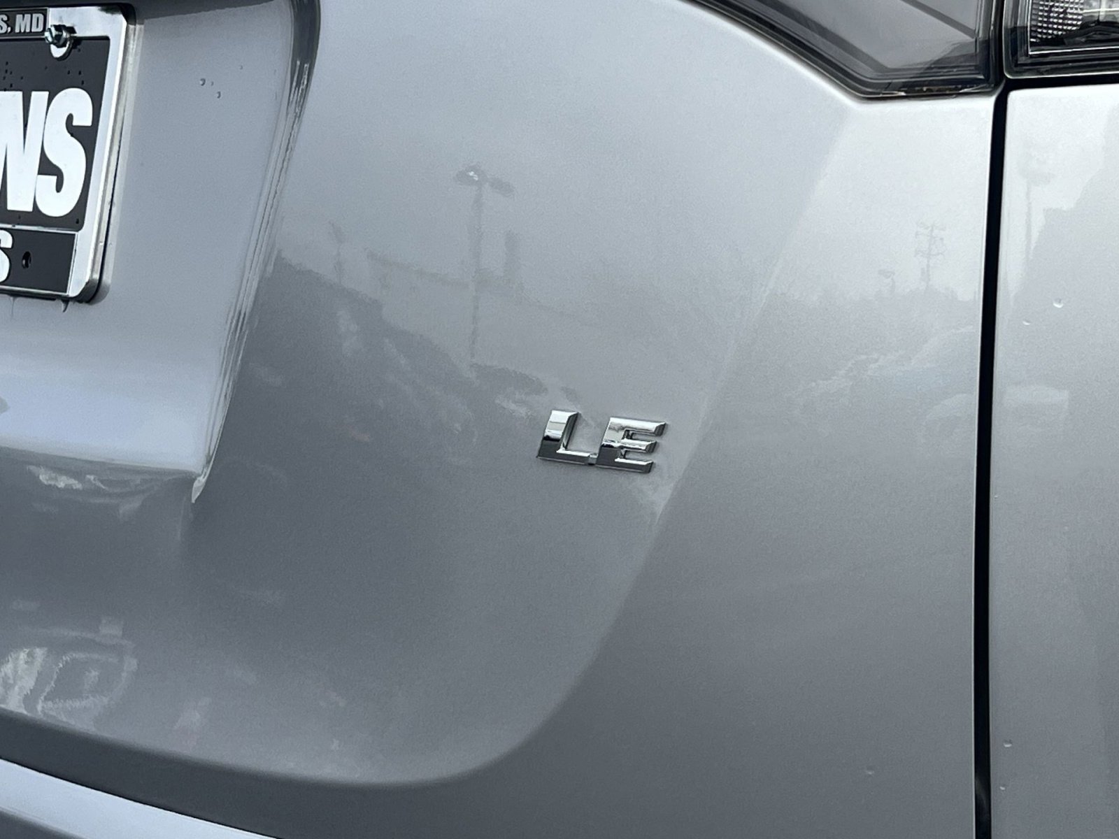 Used 2018 Toyota RAV4 LE image 27