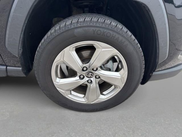 Used 2021 Toyota RAV4 Limited image 8
