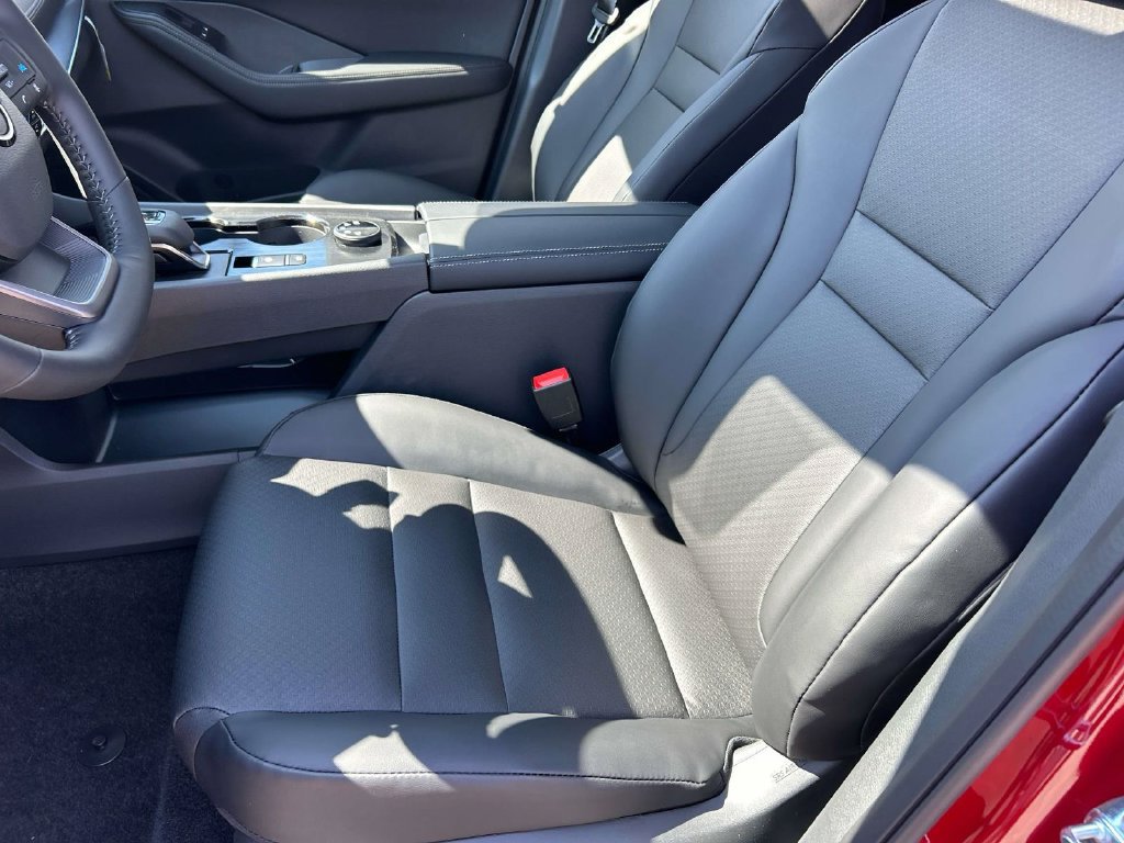 New 2026 Nissan Rogue Dark Armor AWD/4WD image 13