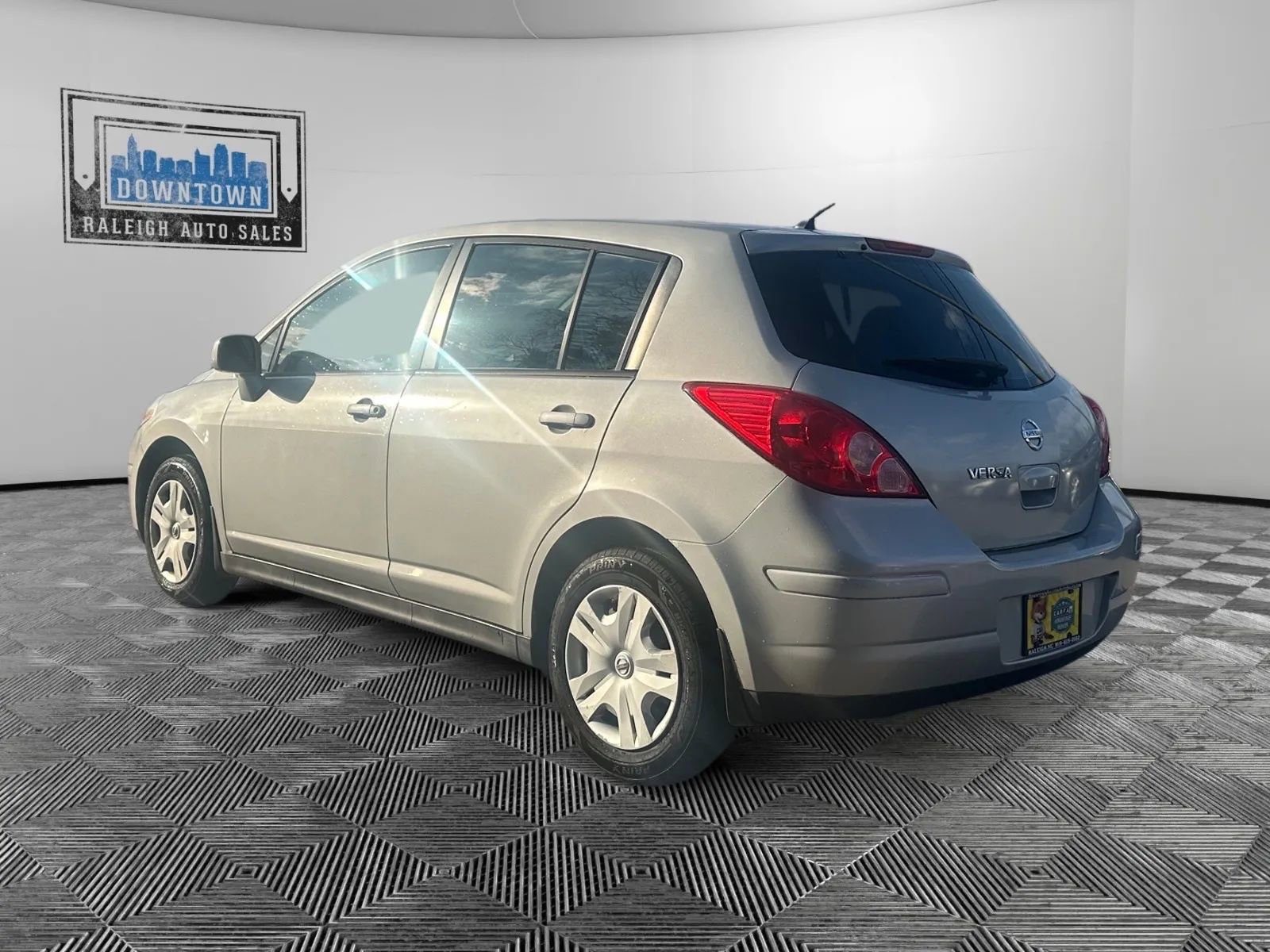 Used 2012 Nissan Versa 1.8 S w/ Plus Pkg image 8