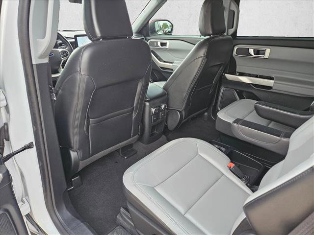 Used 2021 Ford Explorer XLT w/ Equipment Group 202A image 12