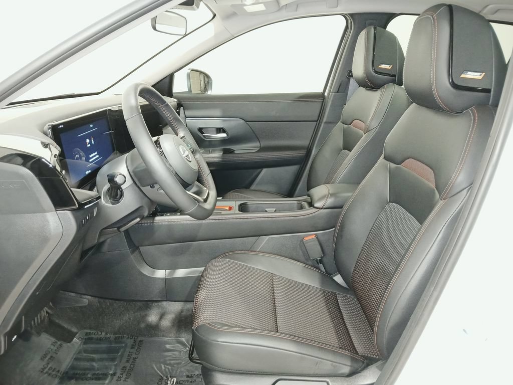 Certified 2025 Nissan Kicks SR w/ SR Premium Package AWD/4WD image 10