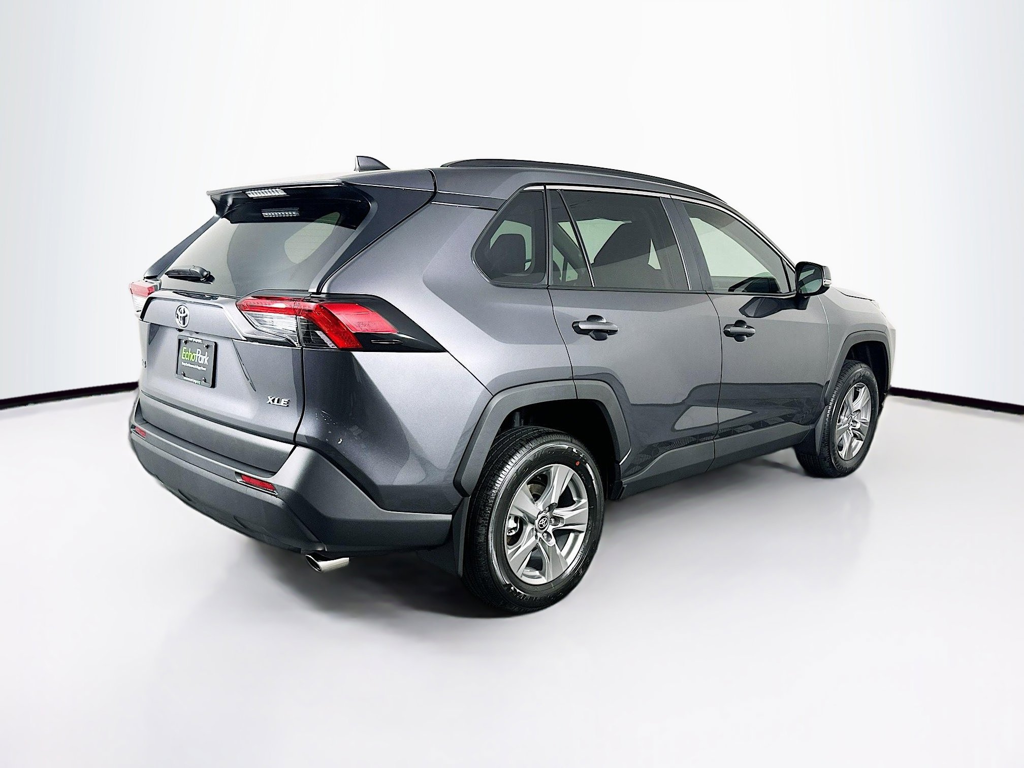Used 2025 Toyota RAV4 XLE w/ Convenience Package image 9