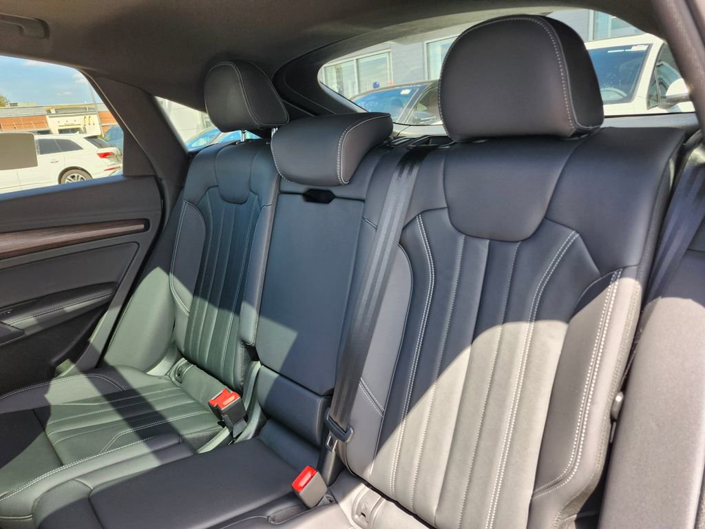 Certified 2025 Audi Q5 2.0T Premium Plus w/ Premium Plus Package AWD/4WD image 14