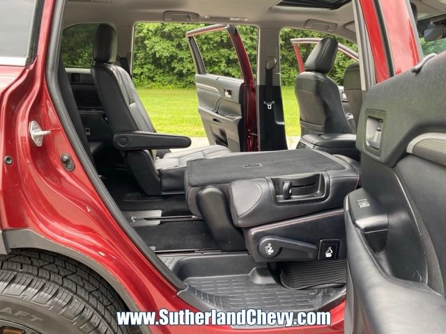 Used 2019 Toyota Highlander SE FWD image 39