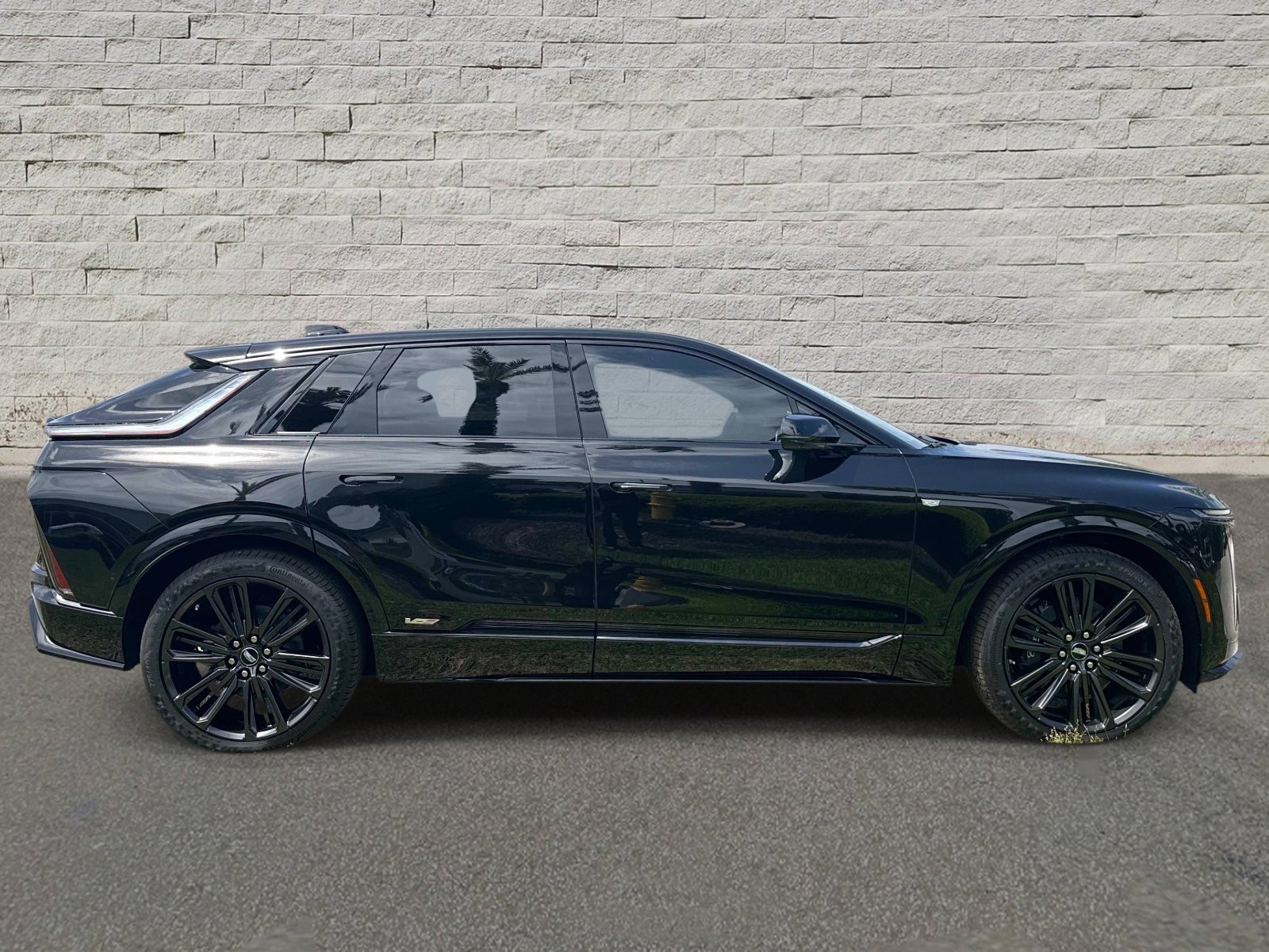 New 2026 Cadillac Lyriq V AWD/4WD image 7