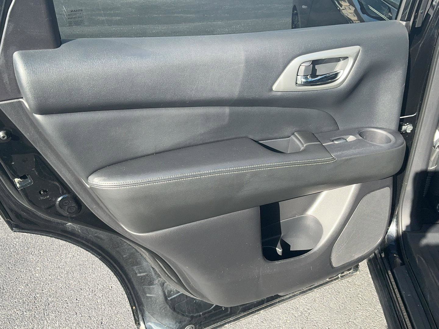 Used 2019 Nissan Pathfinder Platinum image 24