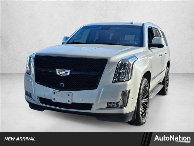 Used 2017 Cadillac Escalade Luxury image 1