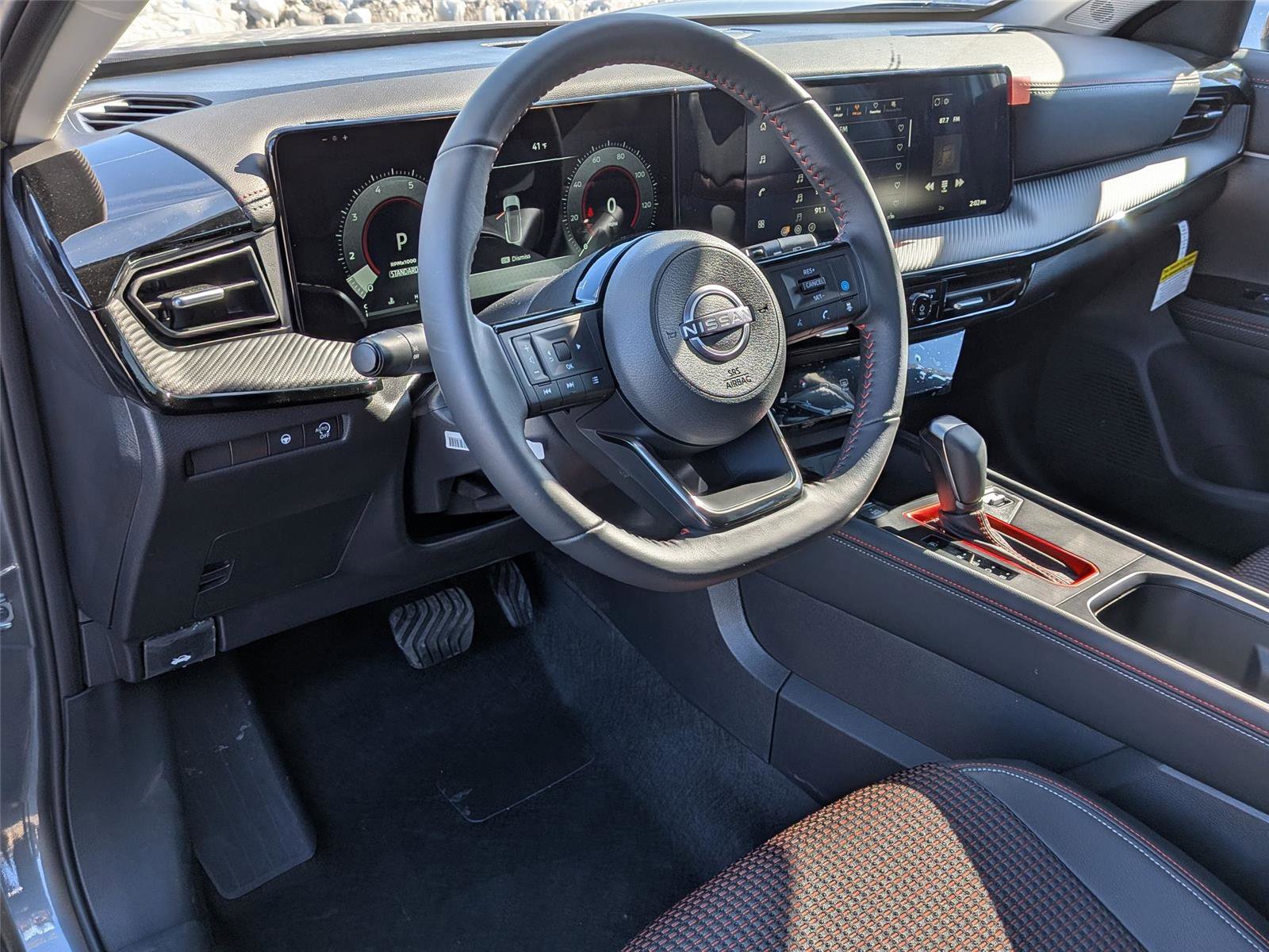 New 2026 Nissan Kicks SR w/ Cold Weather Package FWD image 10