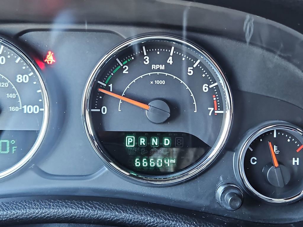 Used 2017 Jeep Wrangler Unlimited Rubicon w/ Connectivity Group AWD/4WD image 13
