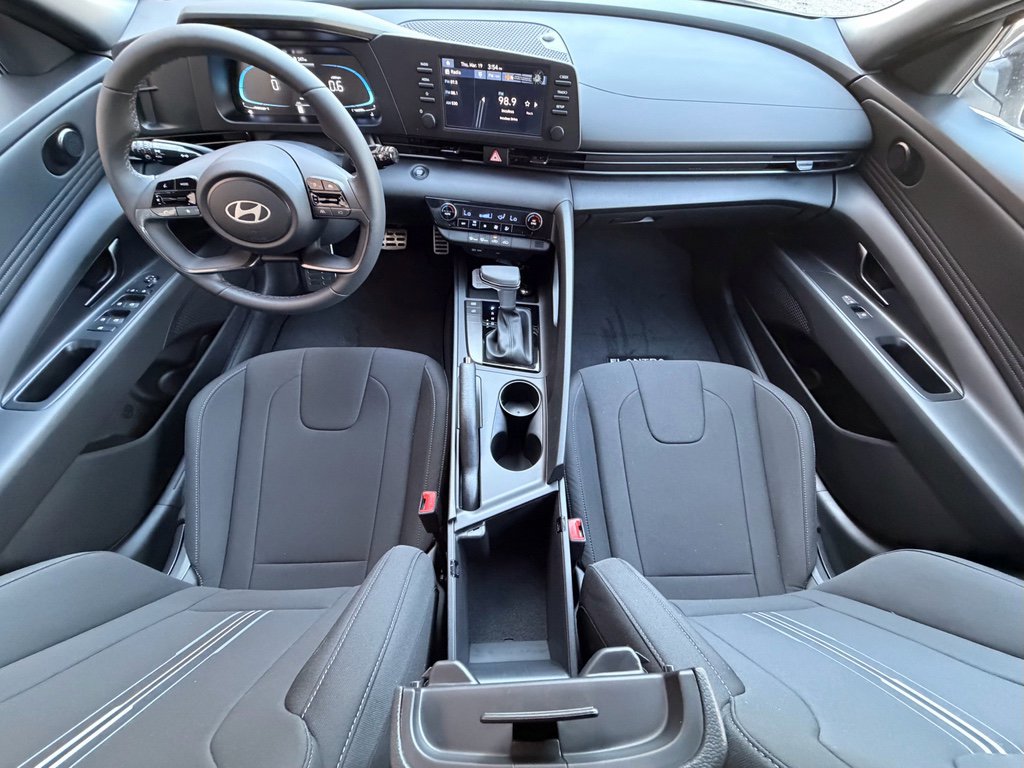New 2026 Hyundai Elantra Sport FWD image 27