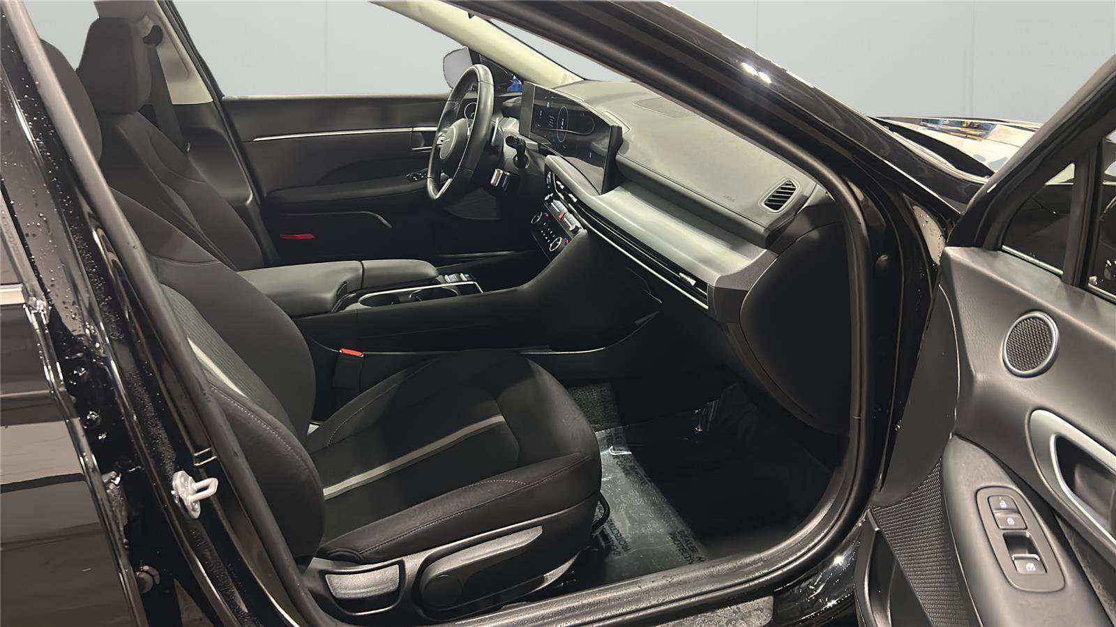 Used 2025 Hyundai Sonata SEL FWD image 14