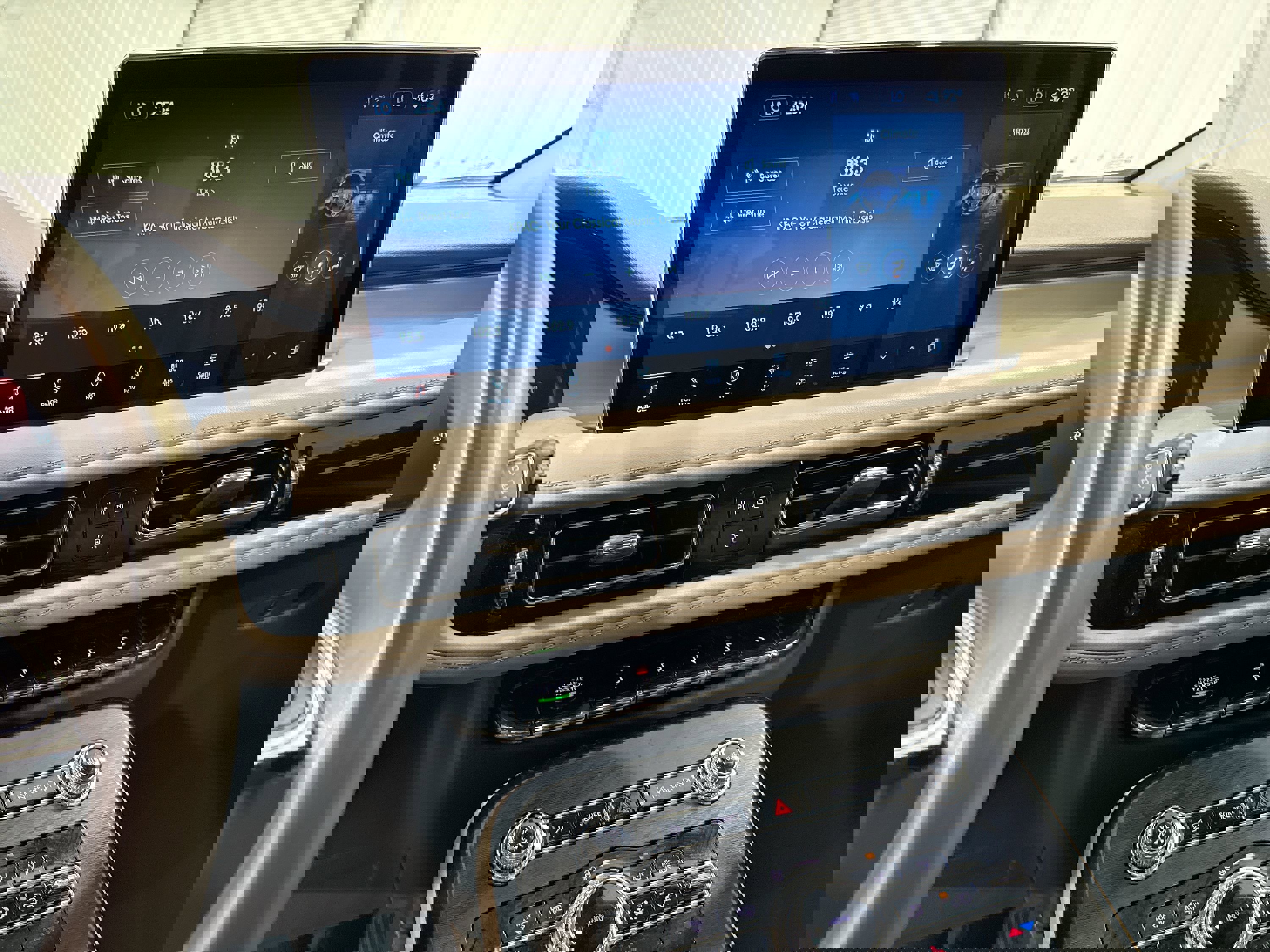 Used 2021 Lincoln Nautilus FWD w/ Equipment Group 101A image 17