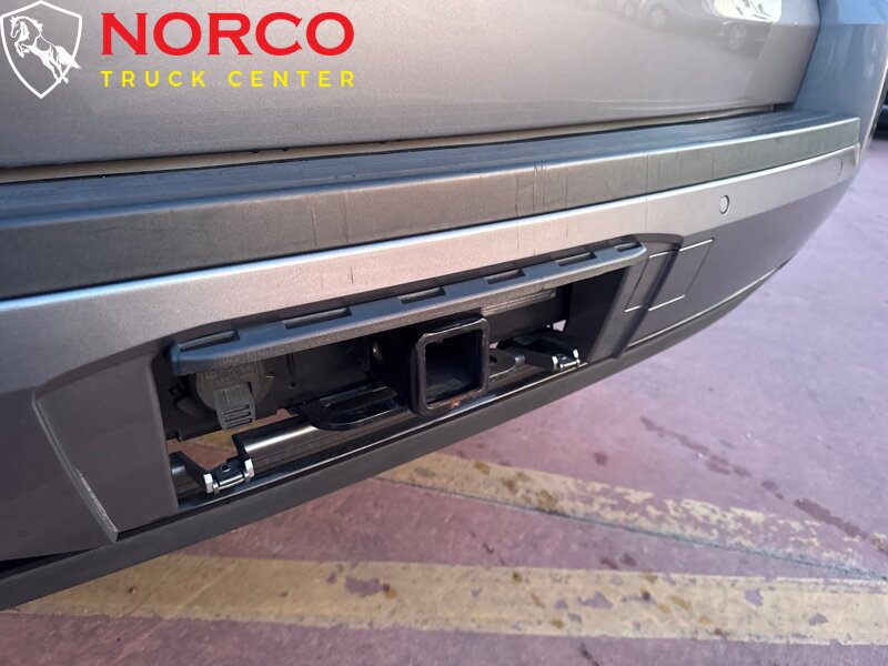 Used 2019 Cadillac Escalade ESV Luxury RWD image 24