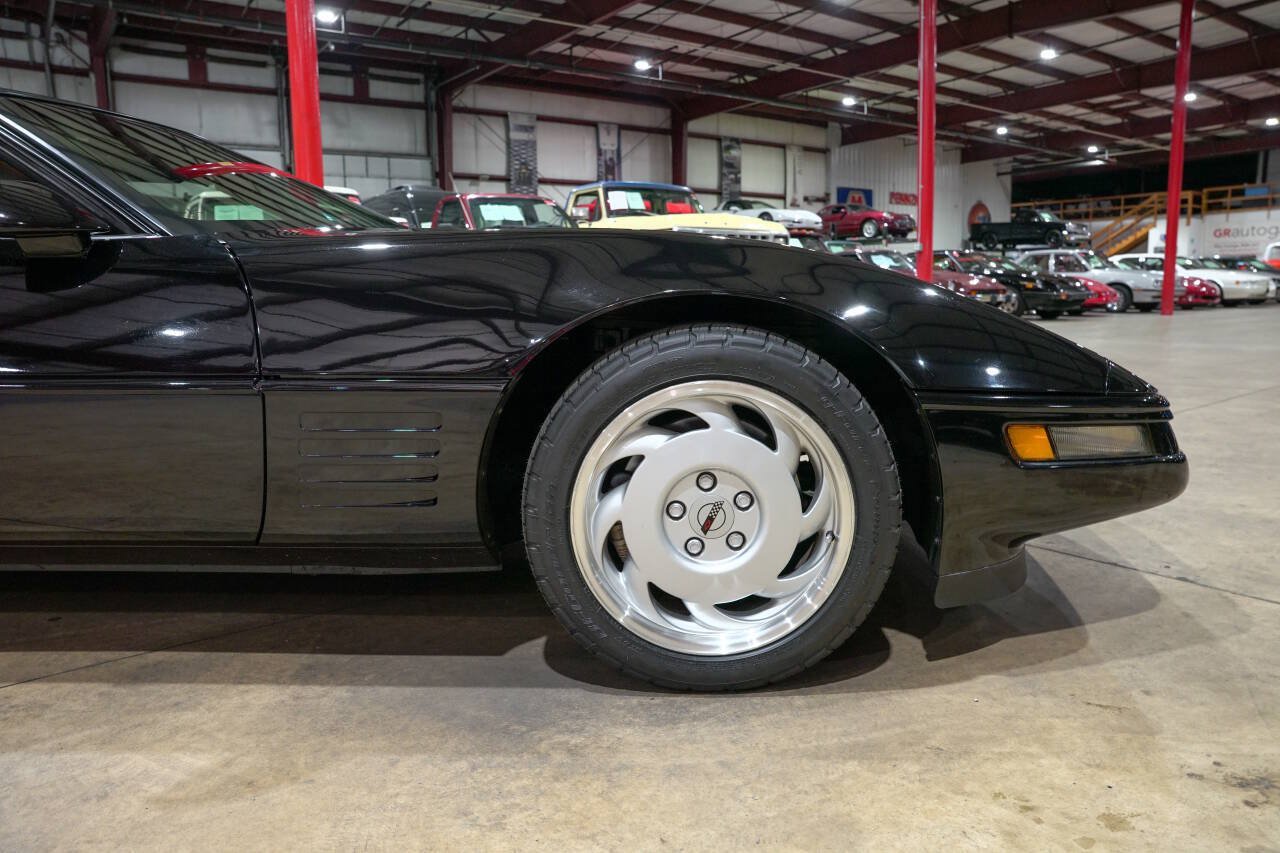 Used 1991 Chevrolet Corvette Coupe RWD image 11