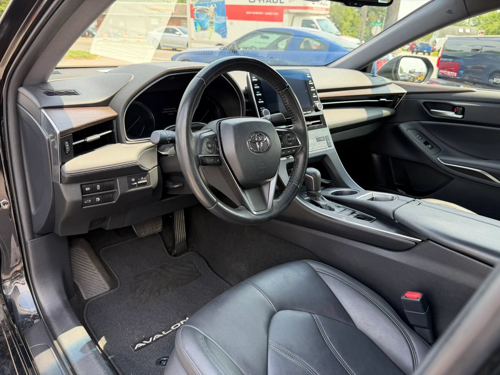 Used 2019 Toyota Avalon XLE FWD image 14