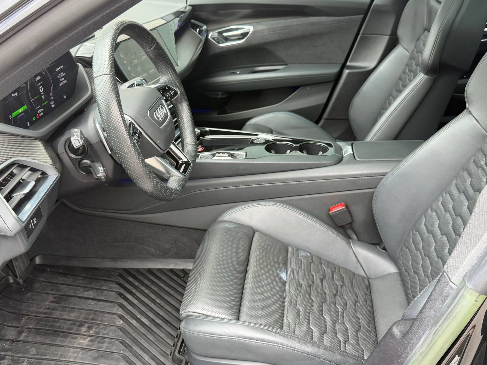 Used 2023 Audi e-tron GT Premium Plus w/ Performance Package AWD/4WD image 5