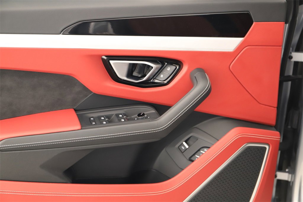 Used 2024 Lamborghini Urus S image 23