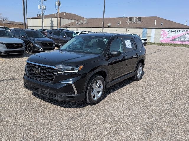 Used 2023 Honda Pilot LX image 15