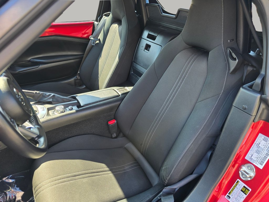 Used 2021 MAZDA MX-5 Miata Club RWD image 25