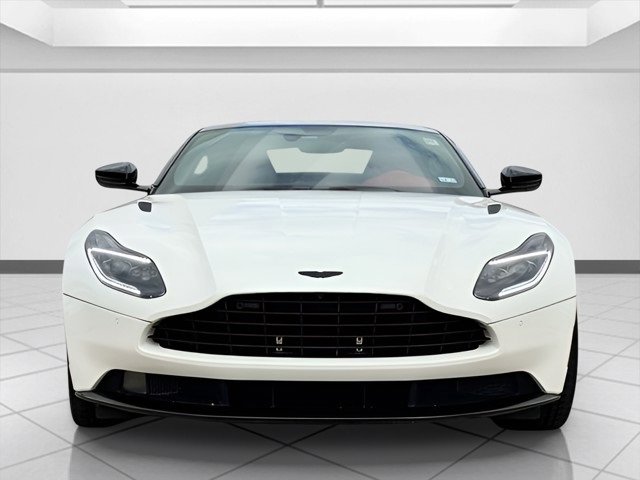 Used 2022 Aston Martin DB11 Coupe image 11