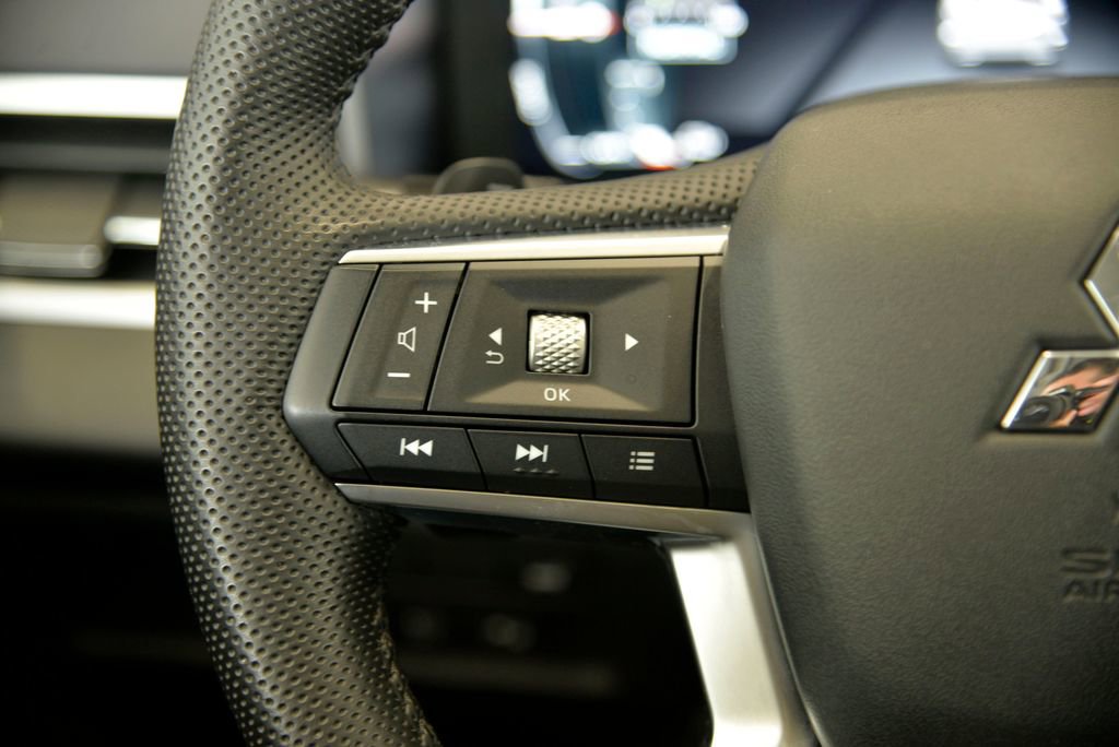 Used 2023 Mitsubishi Outlander SE image 23