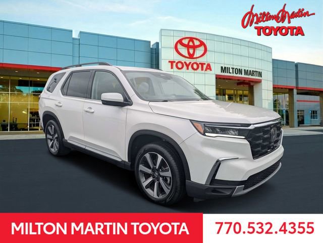 Used 2024 Honda Pilot Touring image 1