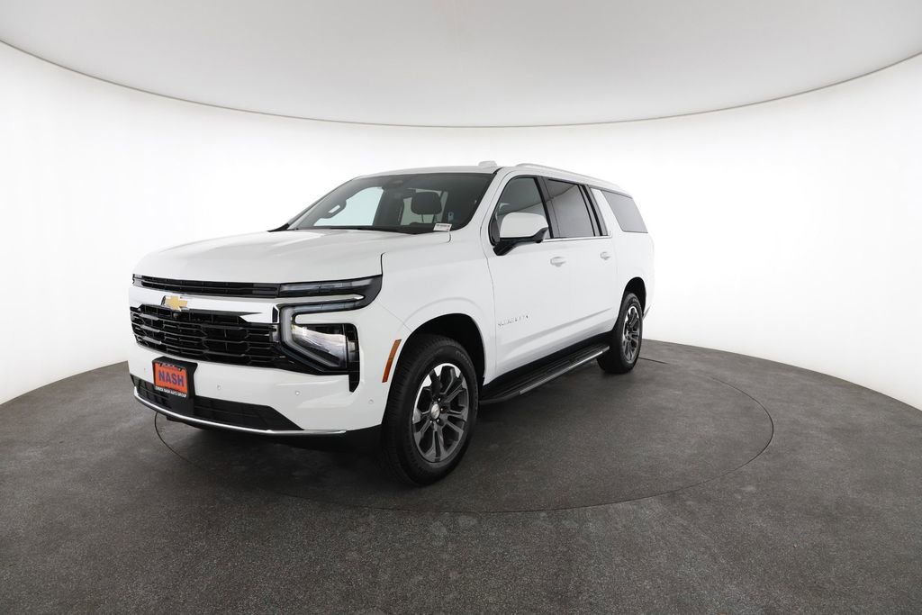 Used 2025 Chevrolet Suburban LS image 5