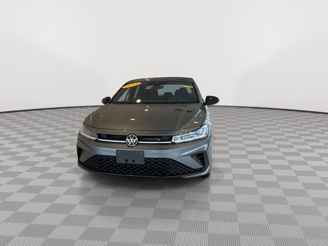 Used 2025 Volkswagen Jetta Sport image 4