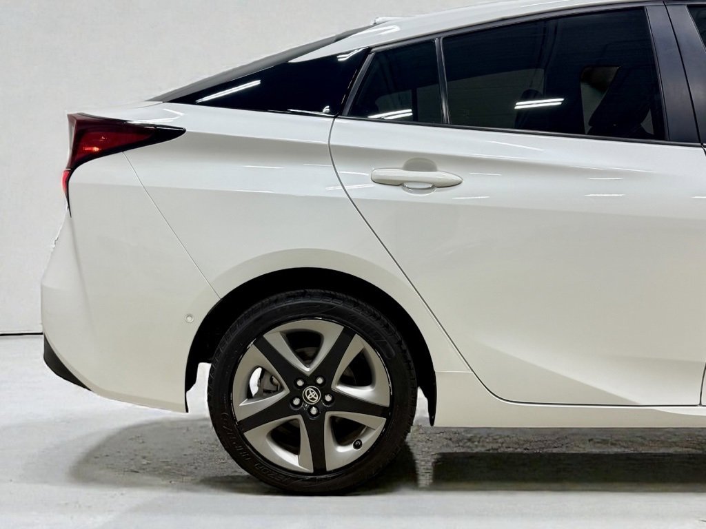 Used 2020 Toyota Prius XLE image 8