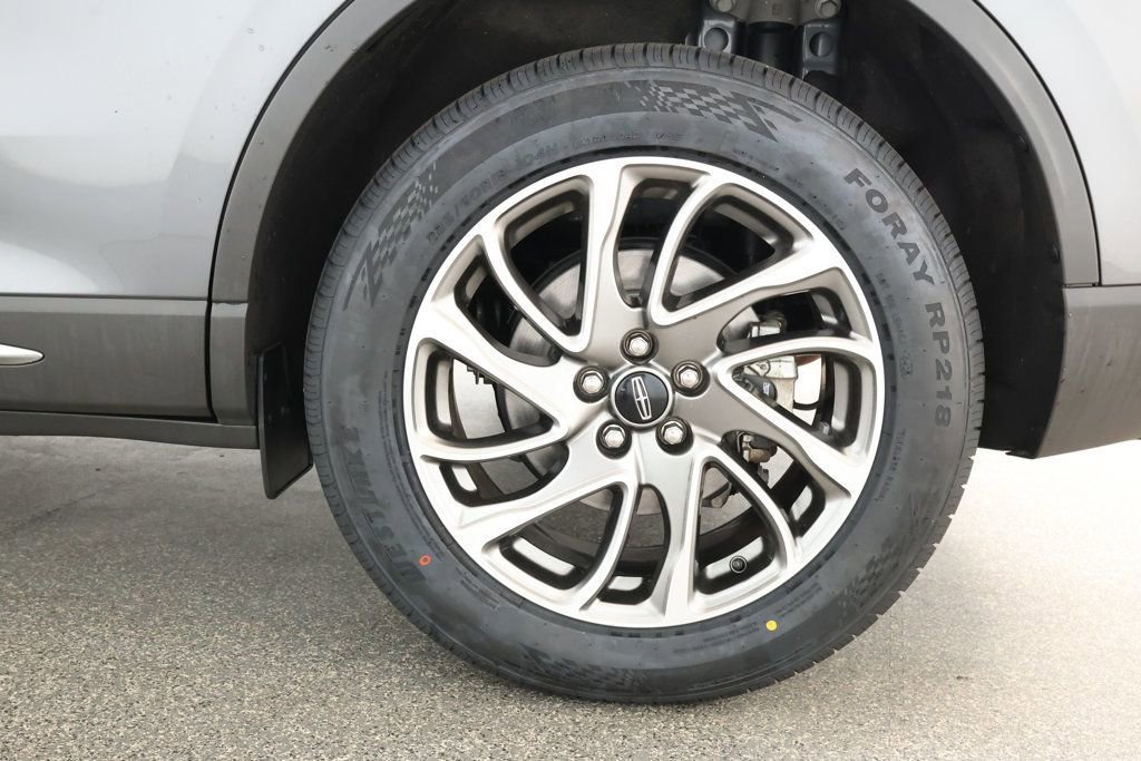 Used 2022 Lincoln Corsair AWD w/ Equipment Group 101A image 7