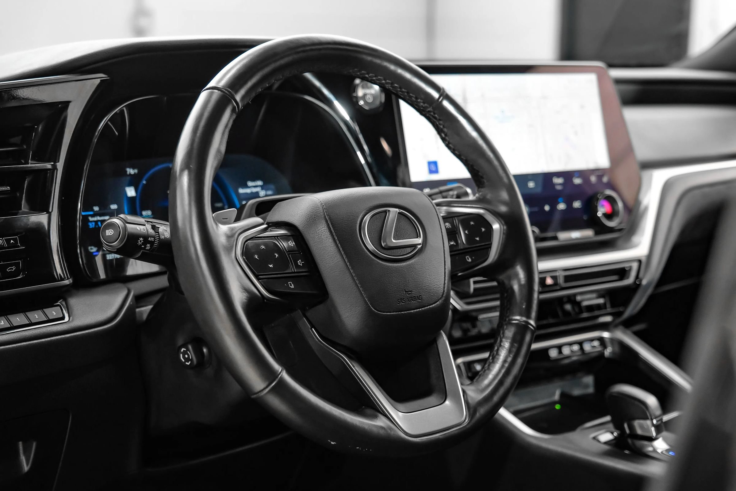 Used 2024 Lexus TX 550h AWD Plug-In Hybrid w/ Technology Package image 19