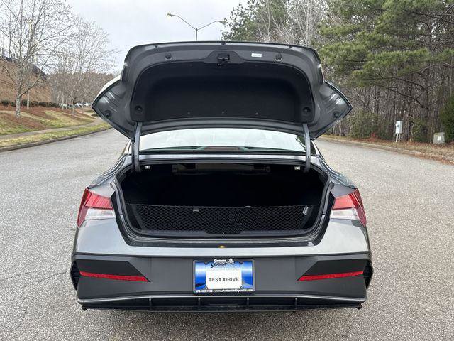 New 2026 Hyundai Elantra SE image 22