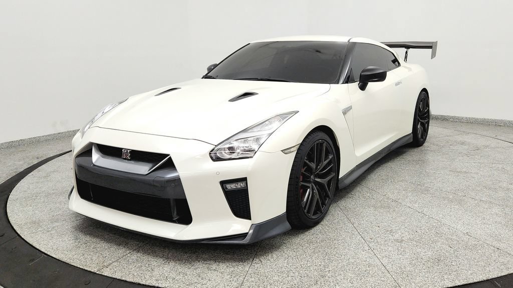 Used 2019 Nissan GT-R AWD/4WD image 9