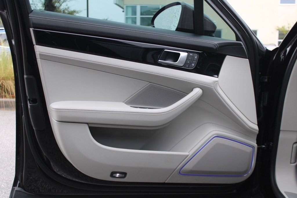 Used 2023 Porsche Panamera 4 image 17