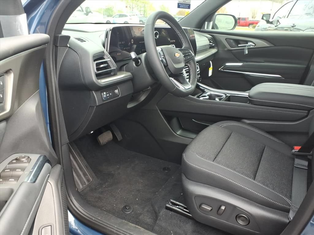 New 2026 Chevrolet Traverse LT FWD image 11