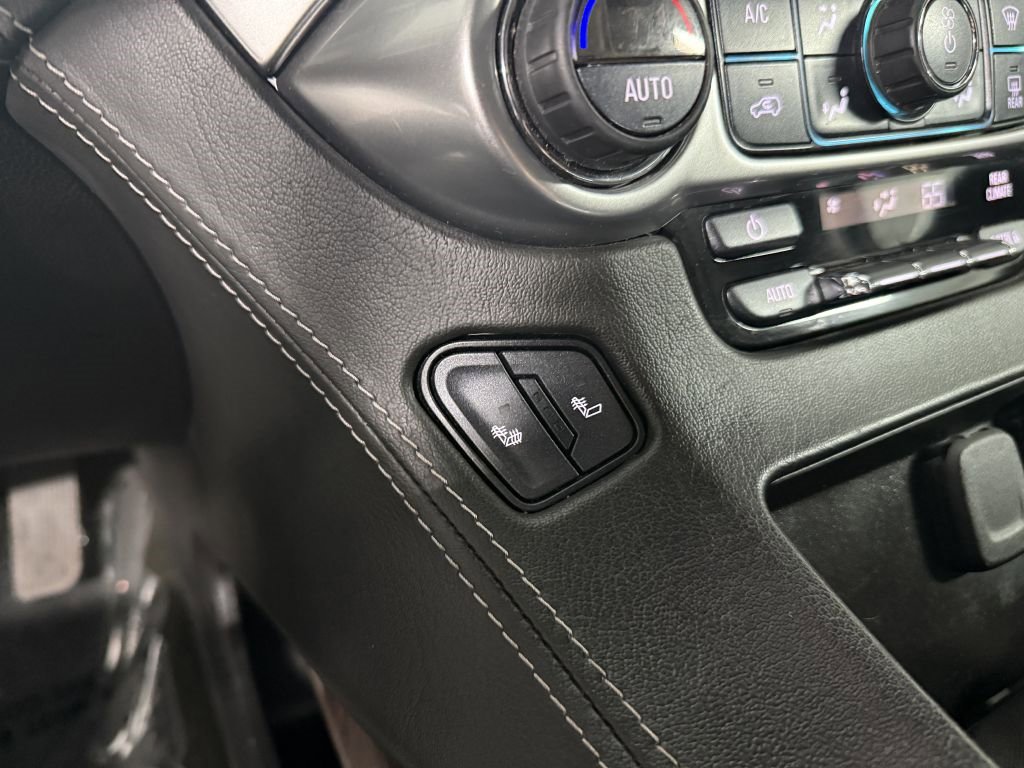 Used 2018 Chevrolet Suburban LT image 21
