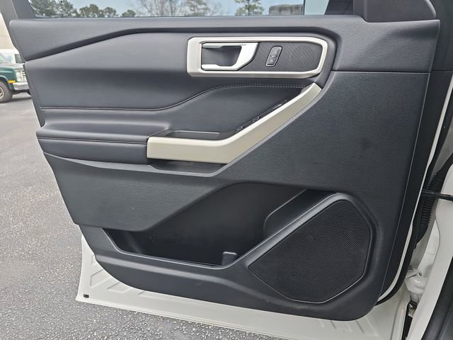 Used 2022 Ford Explorer XLT w/ Equipment Group 202A image 32