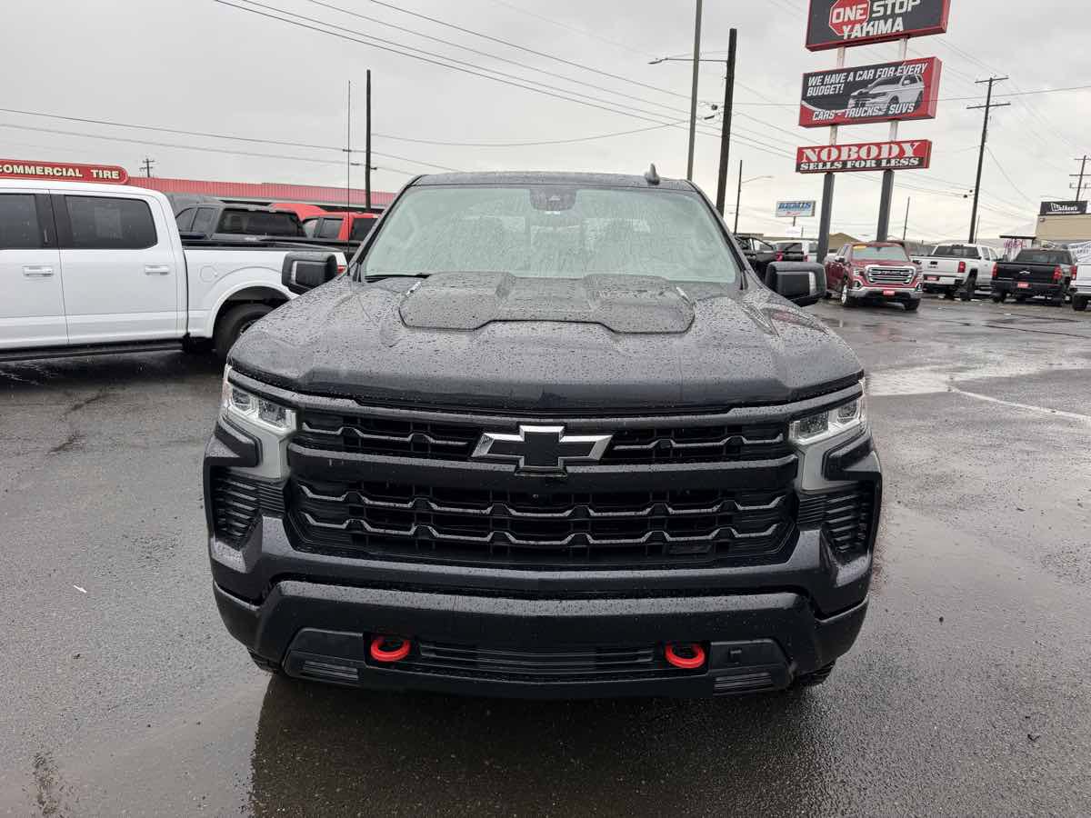 Used 2023 Chevrolet Silverado 1500 LT Trail Boss w/ LT Trail Boss Premium Package AWD/4WD image 2