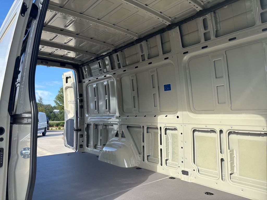 New 2026 Mercedes-Benz Sprinter 2500 image 18