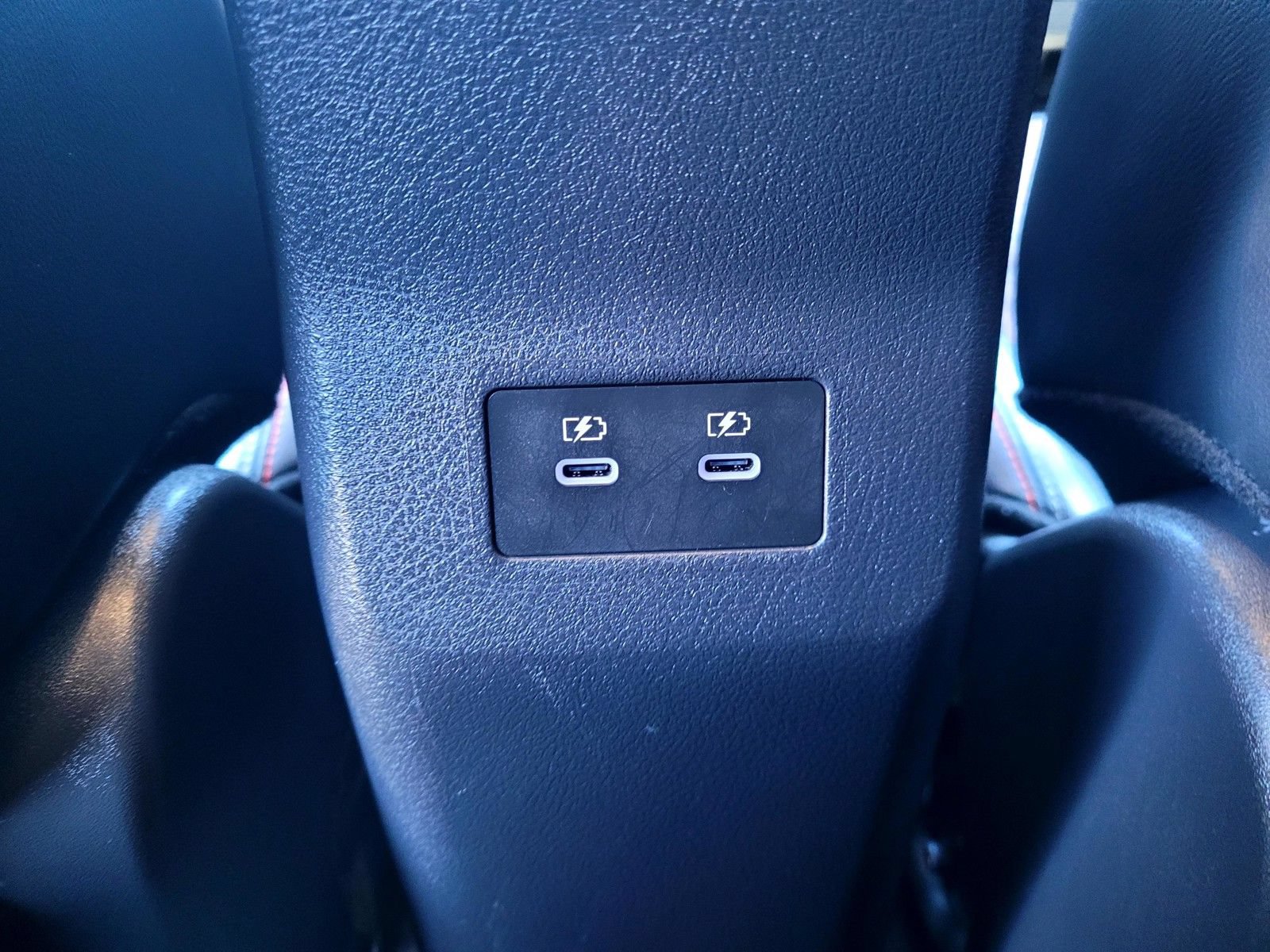 Used 2025 Nissan Kicks SR FWD image 17