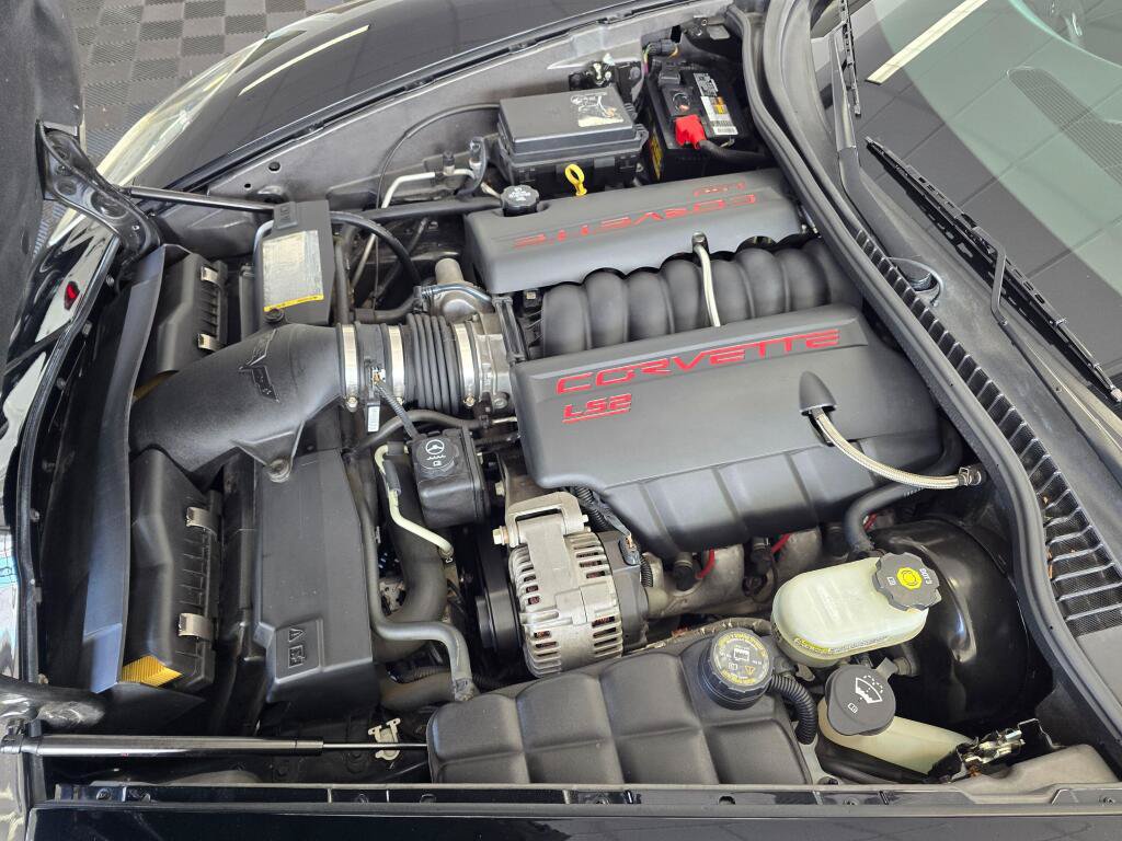 Used 2006 Chevrolet Corvette Coupe w/ Preferred Equipment Group RWD image 9