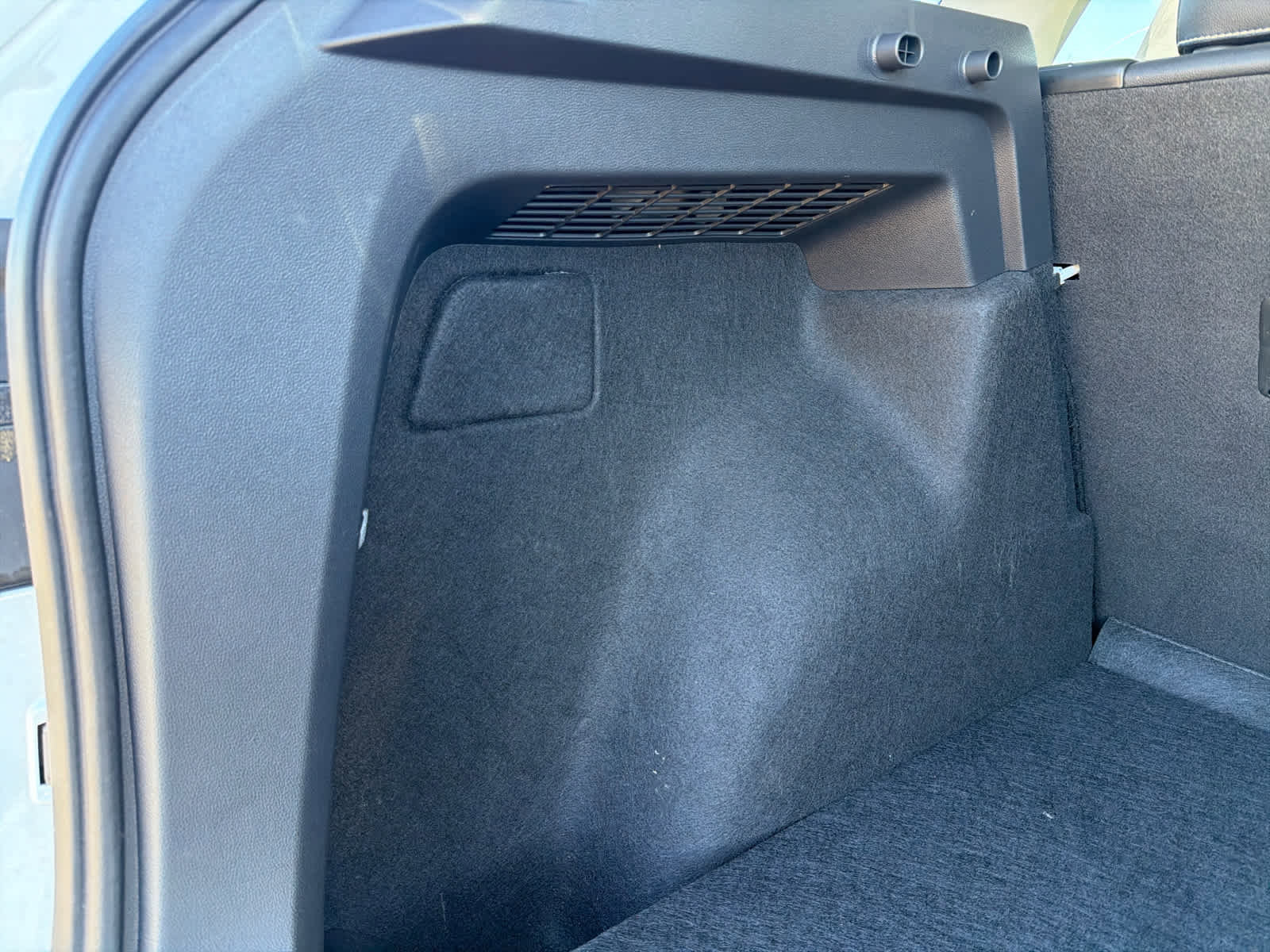 Certified 2025 Volkswagen Taos SEL image 49