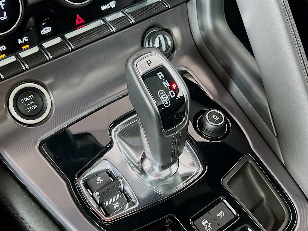 Certified 2024 Jaguar F-TYPE R AWD/4WD image 17