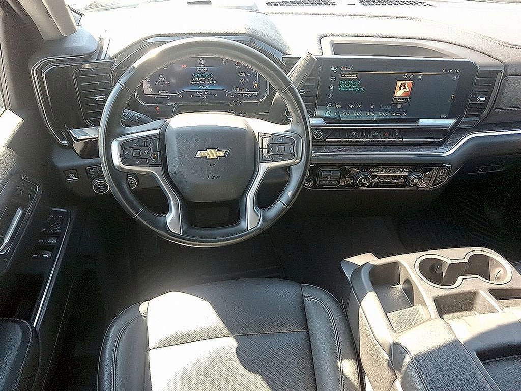 Used 2024 Chevrolet Silverado 2500 LTZ image 11